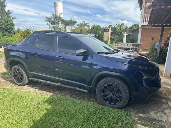 FIAT TORO 2.0 16V TURBO DIESEL ULTRA 4WD AT9 FIAT TORO 2.0 16V TURBO DIESEL ULTRA 4WD AT9